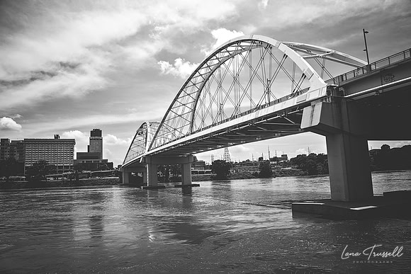 Broadway Street Bridge - BW